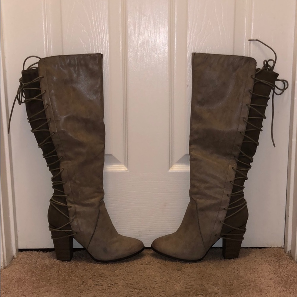 Grey boots